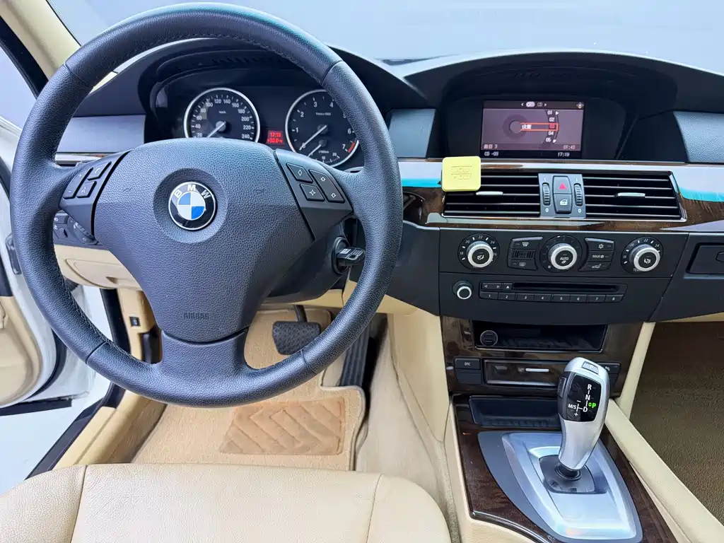 BMW 5 Series 2010 520Li Luxury купить на сайте DeffCars