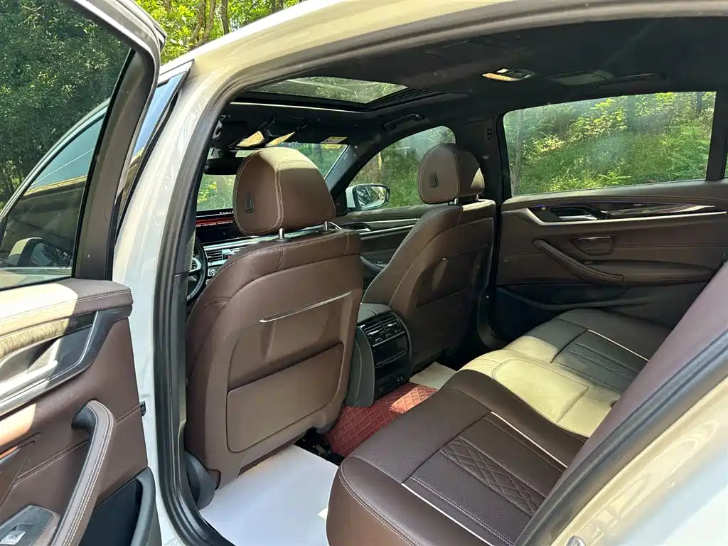BMW 5 Series 2022 525Li M Sports Package купить на сайте DeffCars
