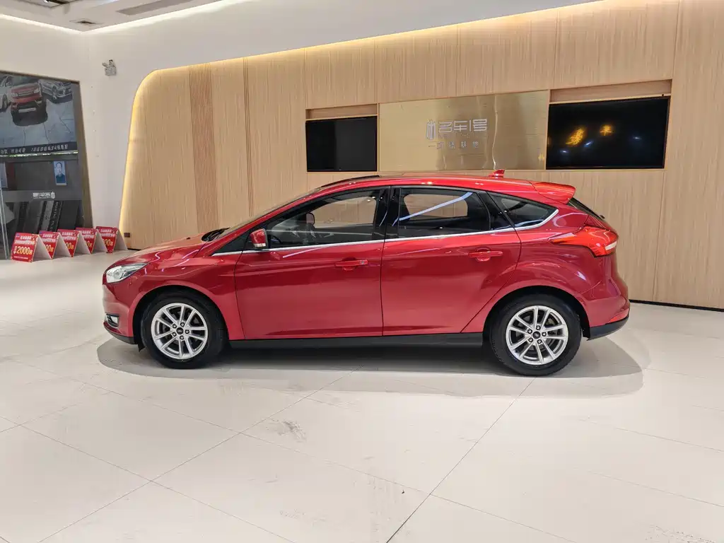 Focus 2018 Hatchback Classic EcoBoost 180 Automatic Elite купить на сайте DeffCars