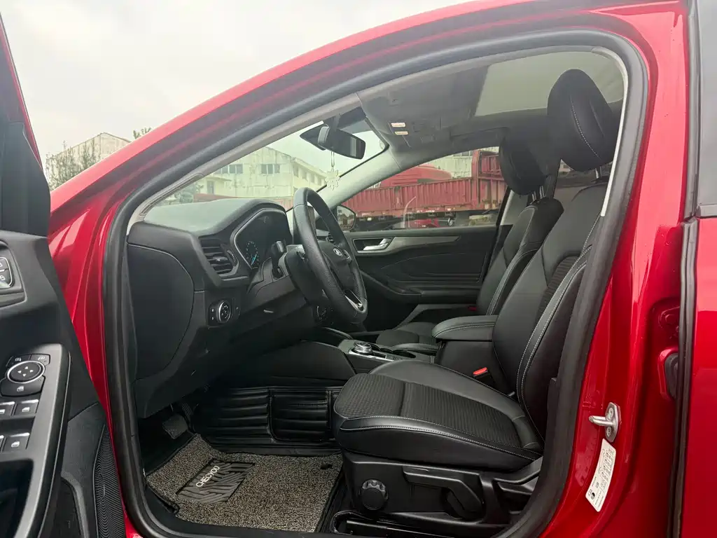 Focus 2019 Sedan EcoBoost 180 Automatic NeochaEDGE купить на сайте DeffCars