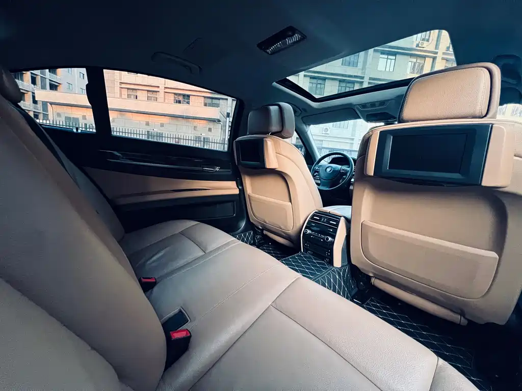 BMW 7 Series 2013 740Li Leading Model купить на сайте DeffCars