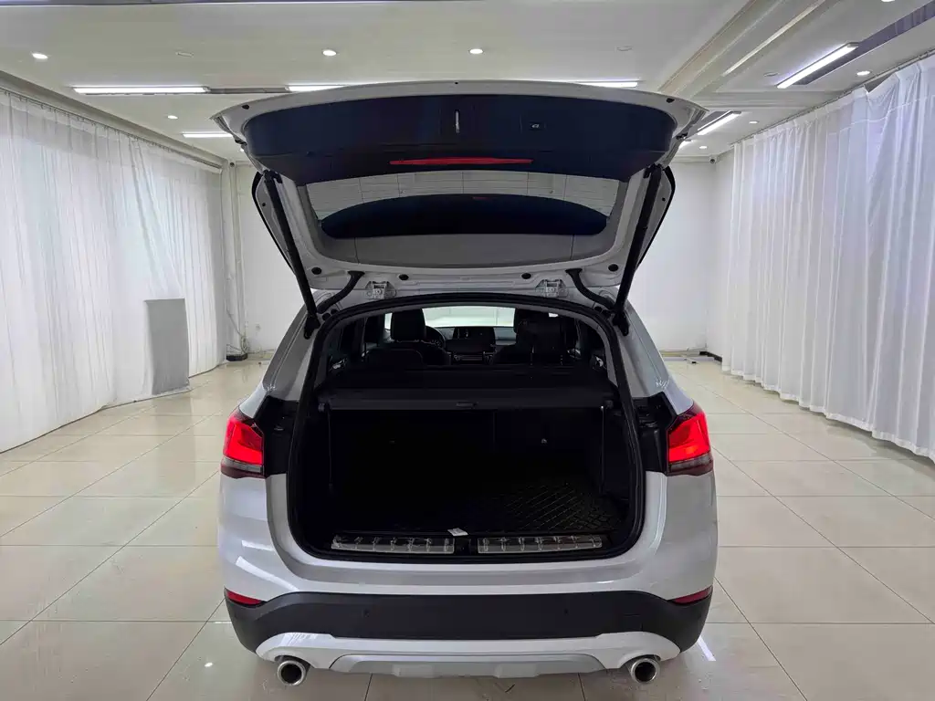 BMW X1 2021 sDrive20Li Exclusive Model купить на сайте DeffCars