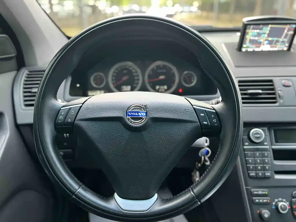 Volvo XC90 2013 2.5T T5 luxury upgraded version купить на сайте DeffCars