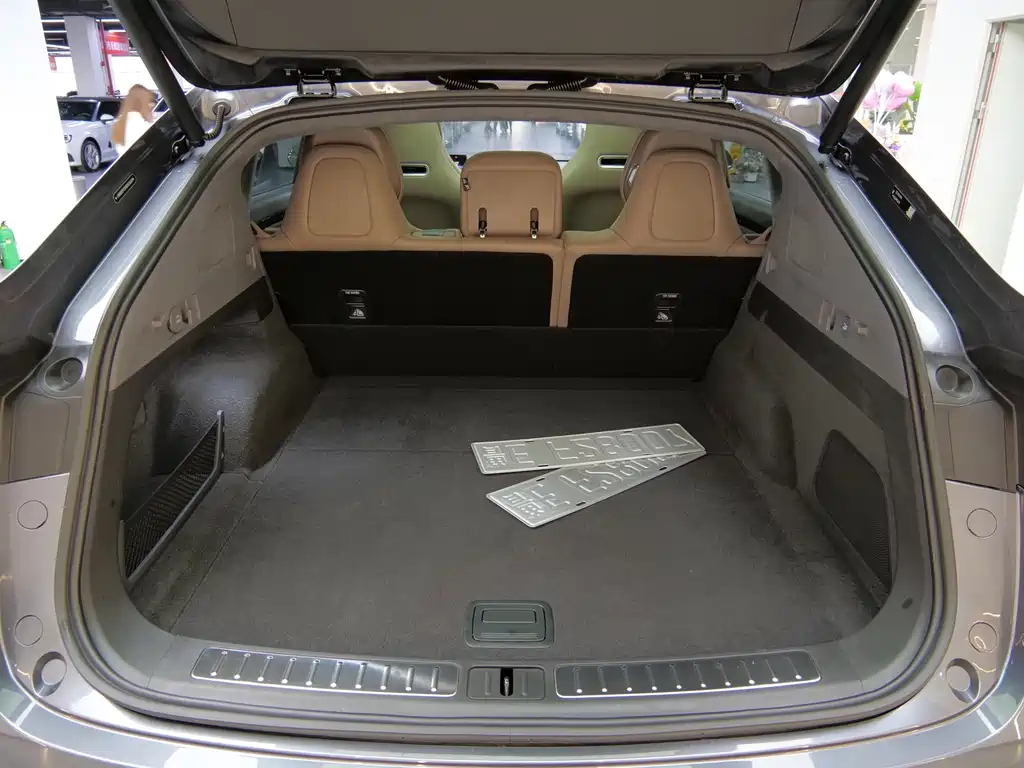 Zhijie R7 2025 extended range 251km Max купить на сайте DeffCars