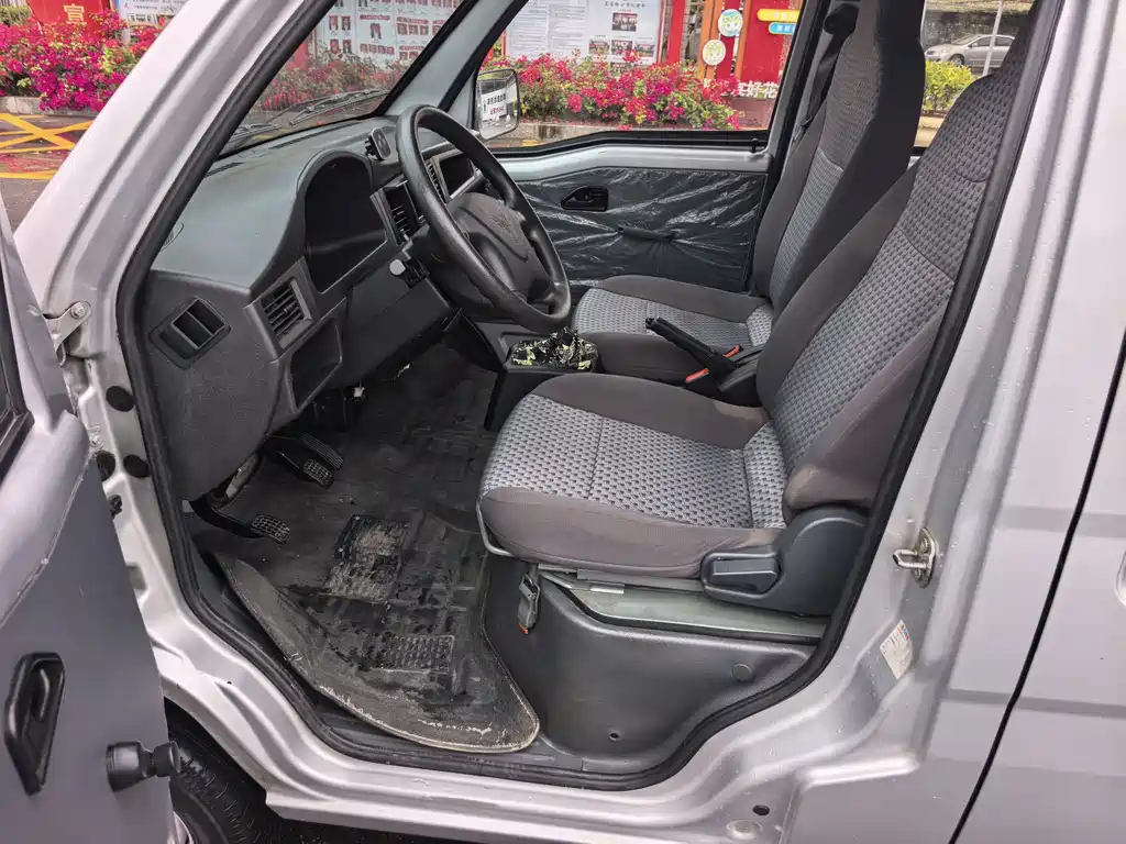 Wuling Zhiguang 2020 1.2L Practical National VI LSI купить на сайте DeffCars