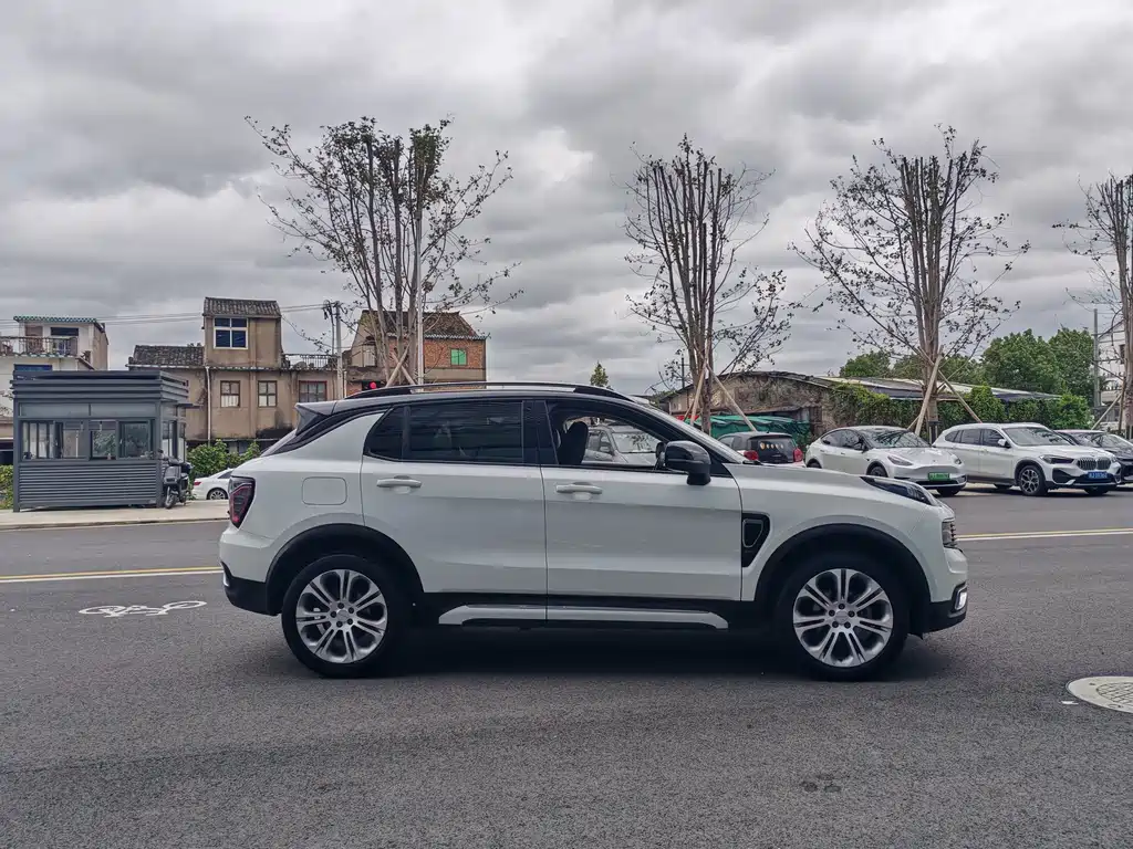 Lynk & Co 01 2019 2.0T two-wheel drive Pro version National VI купить на сайте DeffCars