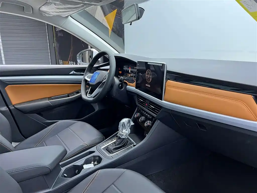 Bora 2025 facelift 200TSI DSG Yuexing Navigation Edition купить на сайте DeffCars