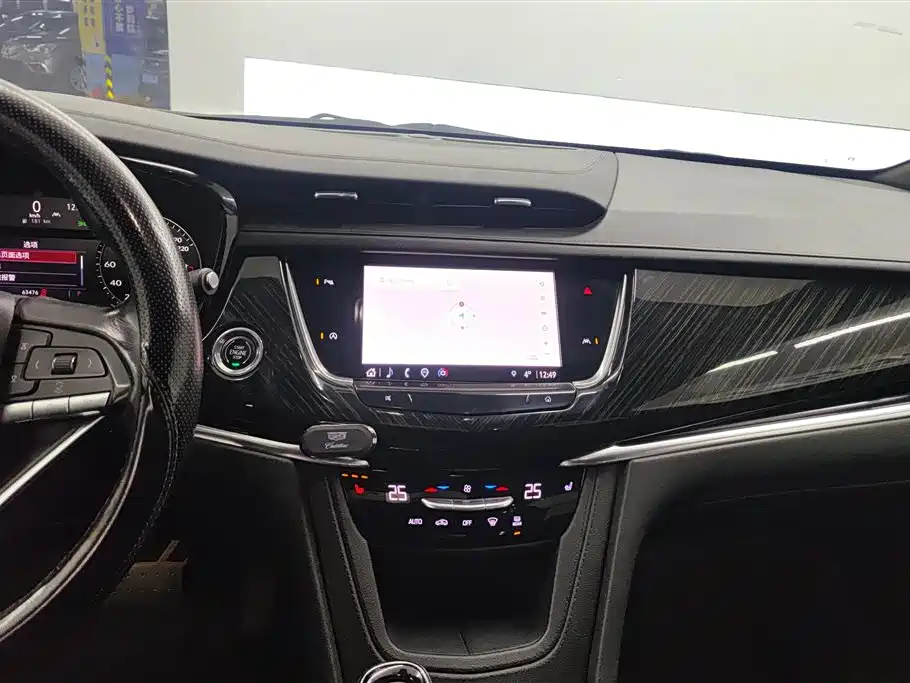 Cadillac XT6 2022 2.0T six-seat two-wheel drive luxury model купить на сайте DeffCars