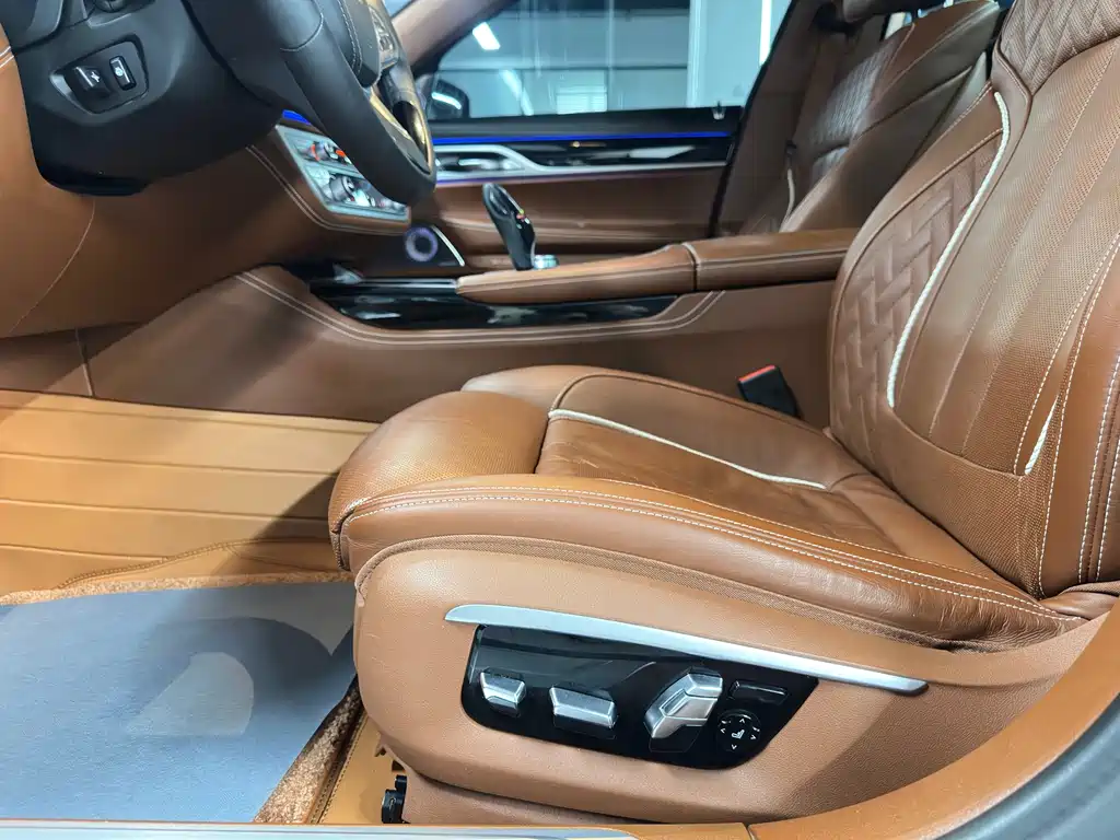 BMW 7 Series 2018 740Li xDrive Exclusive Excellence Package купить на сайте DeffCars