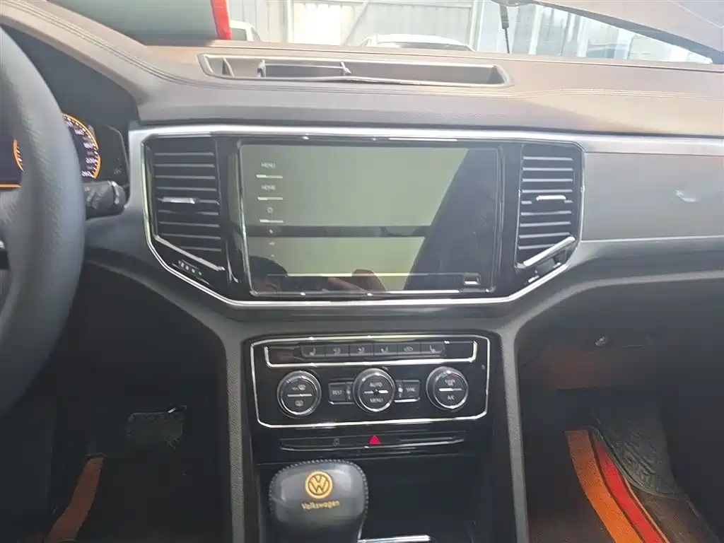 Touron 2020 380TSI four-wheel drive luxury version National VI купить на сайте DeffCars