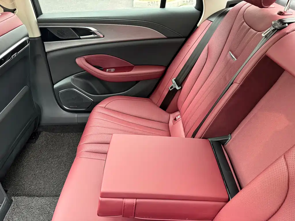 Hongqi H5 2024 1.5T DCT Zhilian Qiyun Edition купить на сайте DeffCars