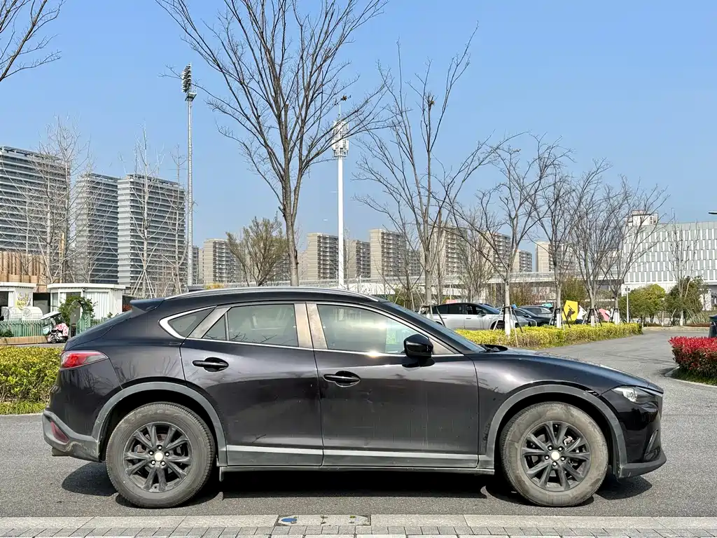 Mazda CX-4 2018 2.0L automatic two-wheel drive blue sky grade technology limited edition купить на сайте DeffCars