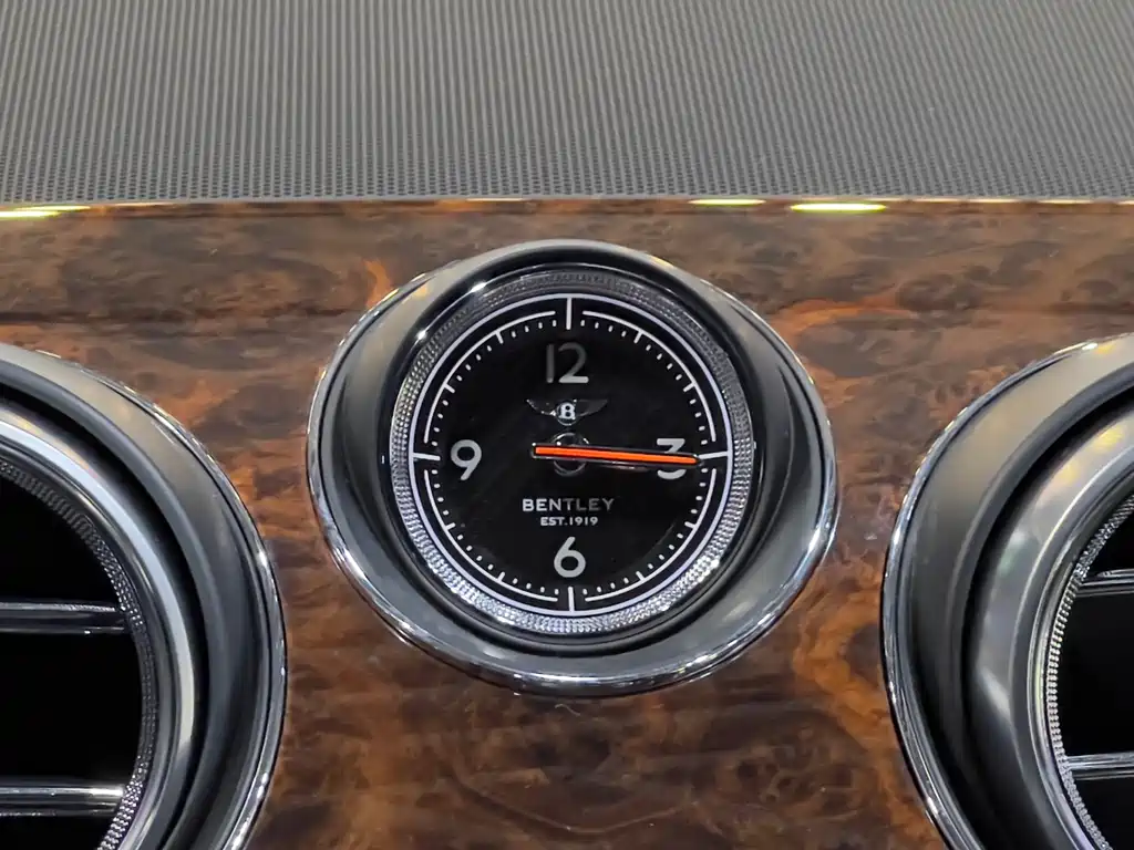 Bentayga 2017 6.0T Standard Edition купить на сайте DeffCars