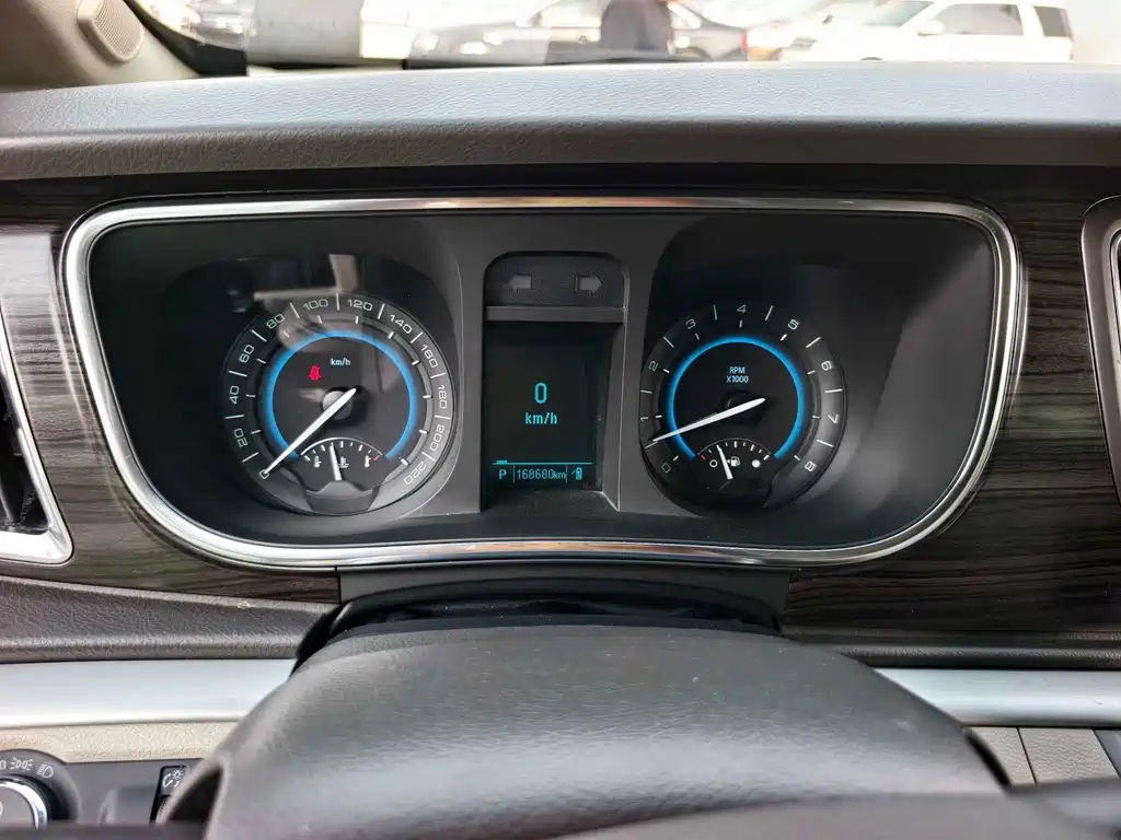 Buick GL8 2013 3.0L XT luxury business flagship version купить на сайте DeffCars