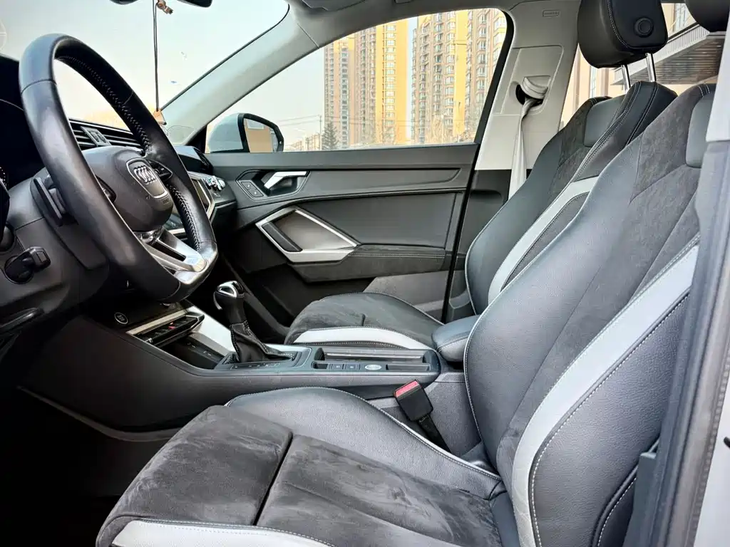 Audi Q3 2022 35 TFSI Fashionable and Dynamic купить на сайте DeffCars