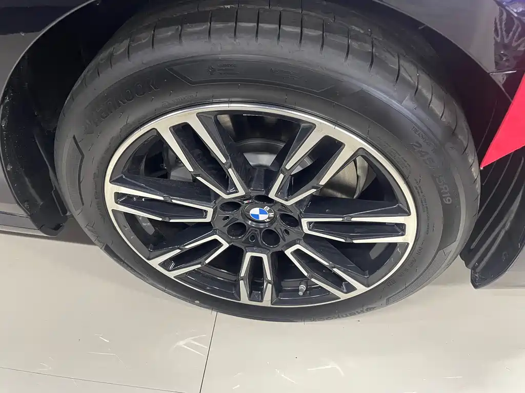 BMW 5 Series 2025 530Li Leading M Sports Package купить на сайте DeffCars