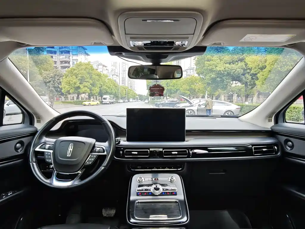 Voyager 2021 2.0T four-wheel drive elegant version купить на сайте DeffCars