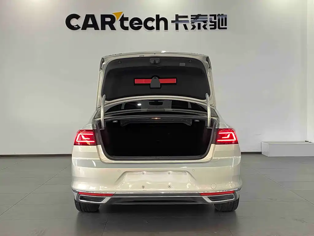 Magotan 2020 330TSI DSG leading model купить на сайте DeffCars