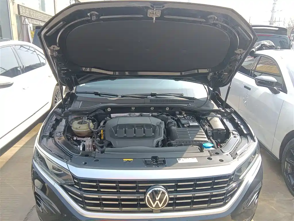 Passat 2022 330TSI Deluxe Edition купить на сайте DeffCars