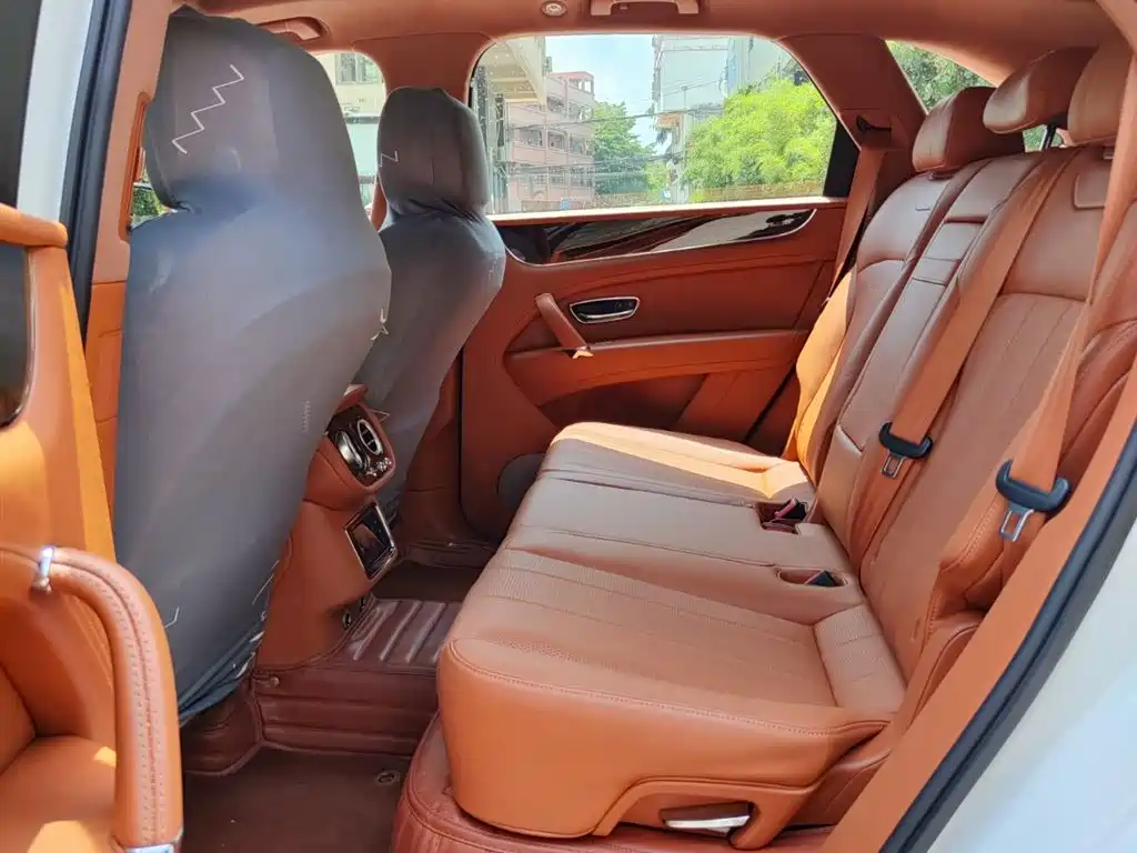 Bentayga 2018 4.0T V8 купить на сайте DeffCars