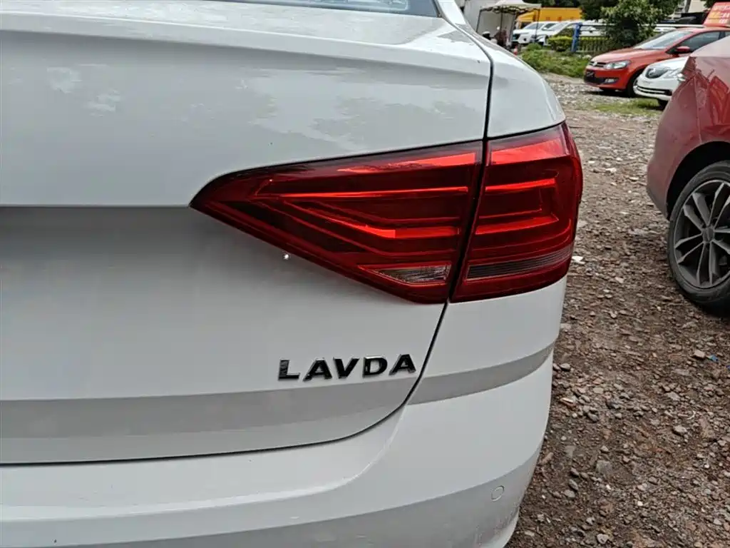 Lavida 2017 1.6L automatic fashion version купить на сайте DeffCars