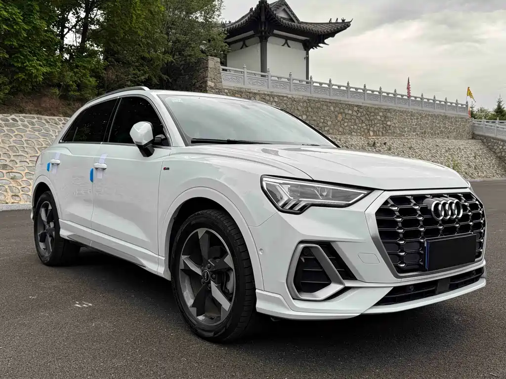Audi Q3 2021 35 TFSI Fashionable and Dynamic купить на сайте DeffCars