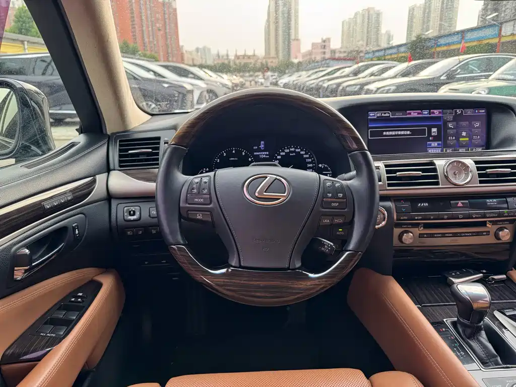 Lexus LS 2014 460L four-wheel drive luxury version купить на сайте DeffCars