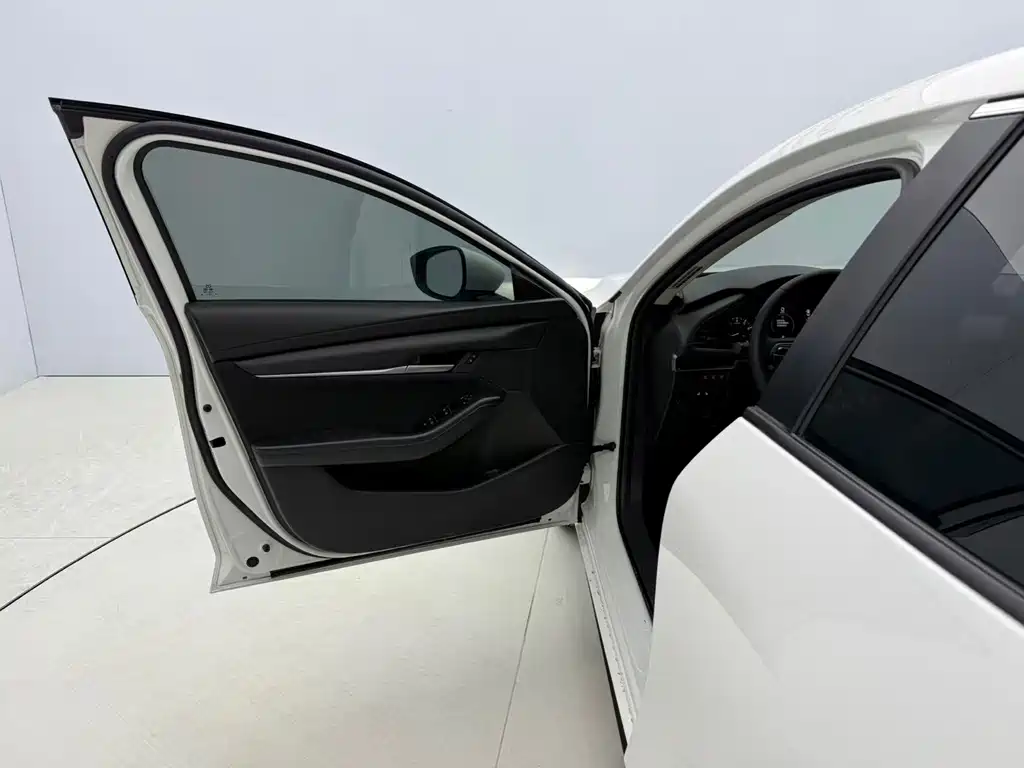 Mazda3 Angkesela 2021 1.5L automatic quality version купить на сайте DeffCars