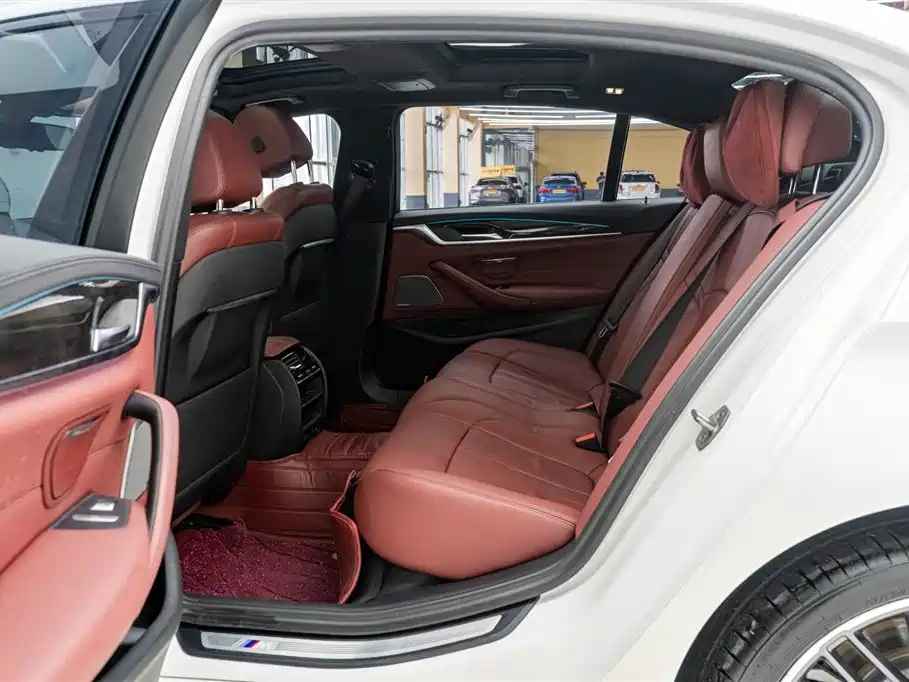 BMW 5 Series 2019 facelift 530Li leading M sports package купить на сайте DeffCars