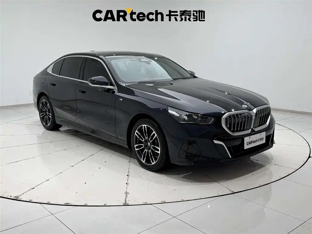 BMW 5 Series 2025 525Li M Sports Package купить на сайте DeffCars