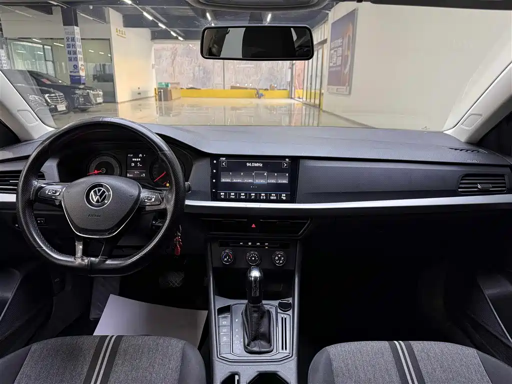 Lavida 2022 1.5L automatic fashion version купить на сайте DeffCars