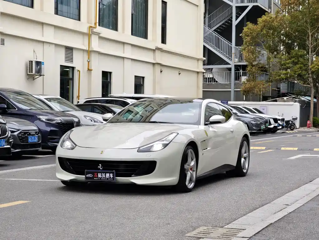 GTC4Lusso 2017 3.9T V8 купить на сайте DeffCars