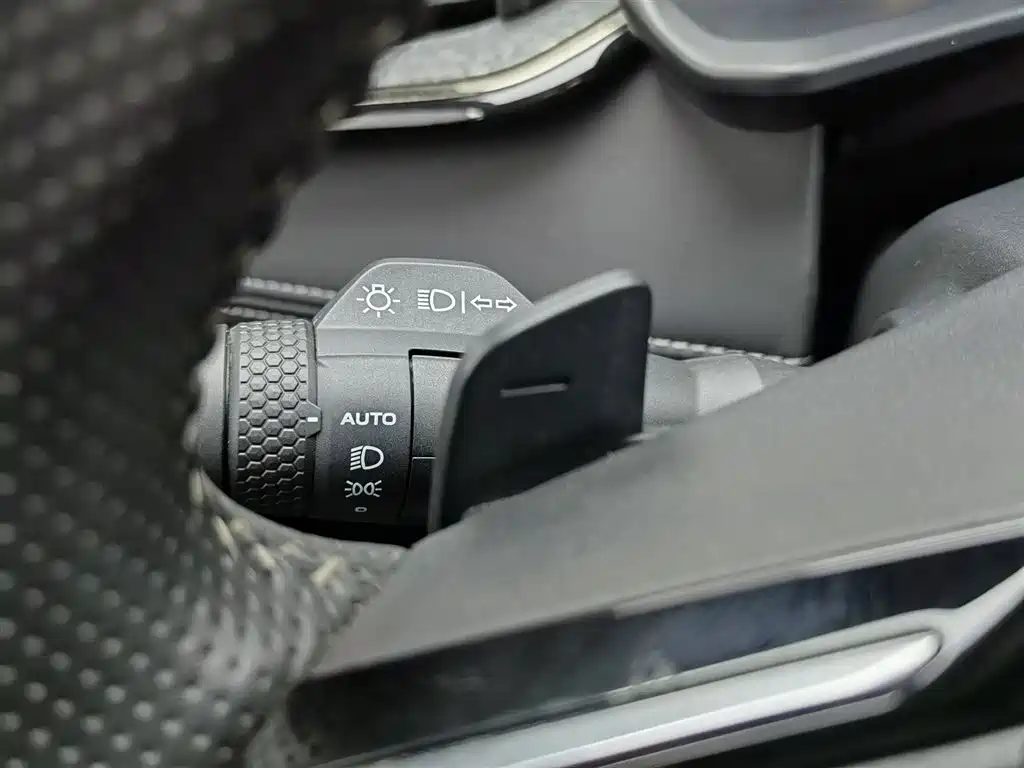 Lynk & Co 06 2023 Remix 1.5T Pro купить на сайте DeffCars