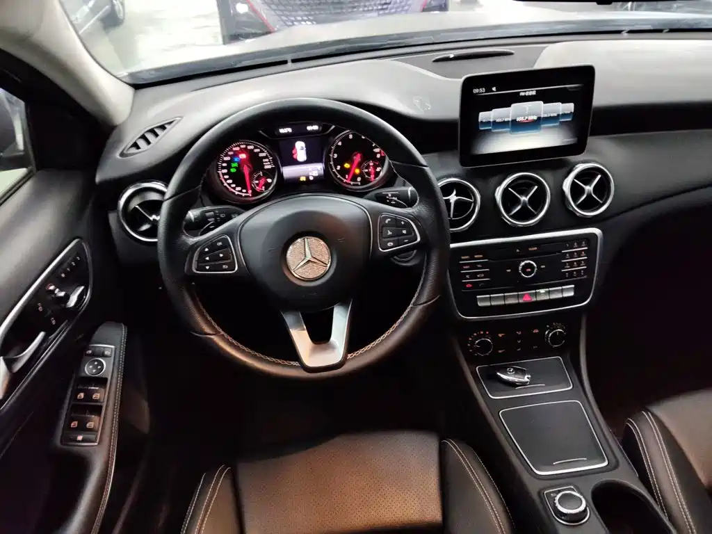 Mercedes GLA 2017 200 Dynamic купить на сайте DeffCars