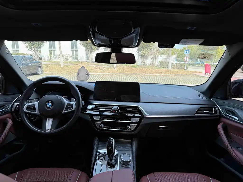 BMW 5 Series 2021 530Li Leading M Sports Package купить на сайте DeffCars