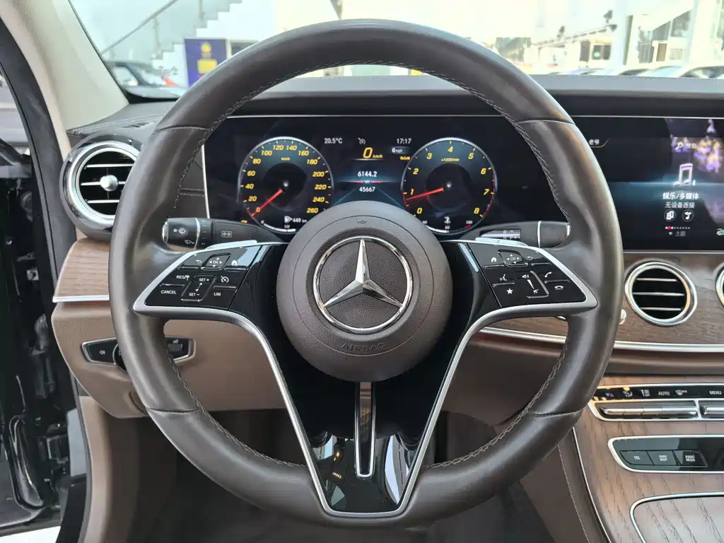 Mercedes-Benz E-Class 2023 E 300 L Luxury Model купить на сайте DeffCars