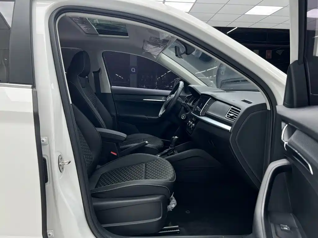 Kamiq 2020 1.5L Automatic Comfort Edition купить на сайте DeffCars