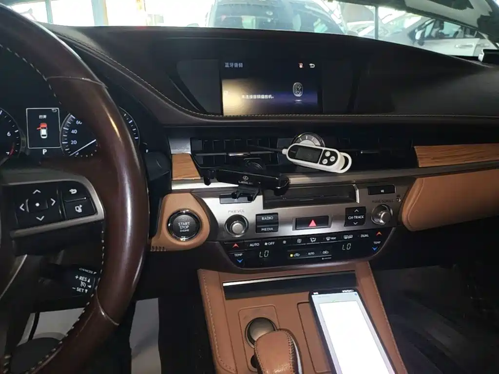 Lexus ES 2015 200 Elite Edition купить на сайте DeffCars