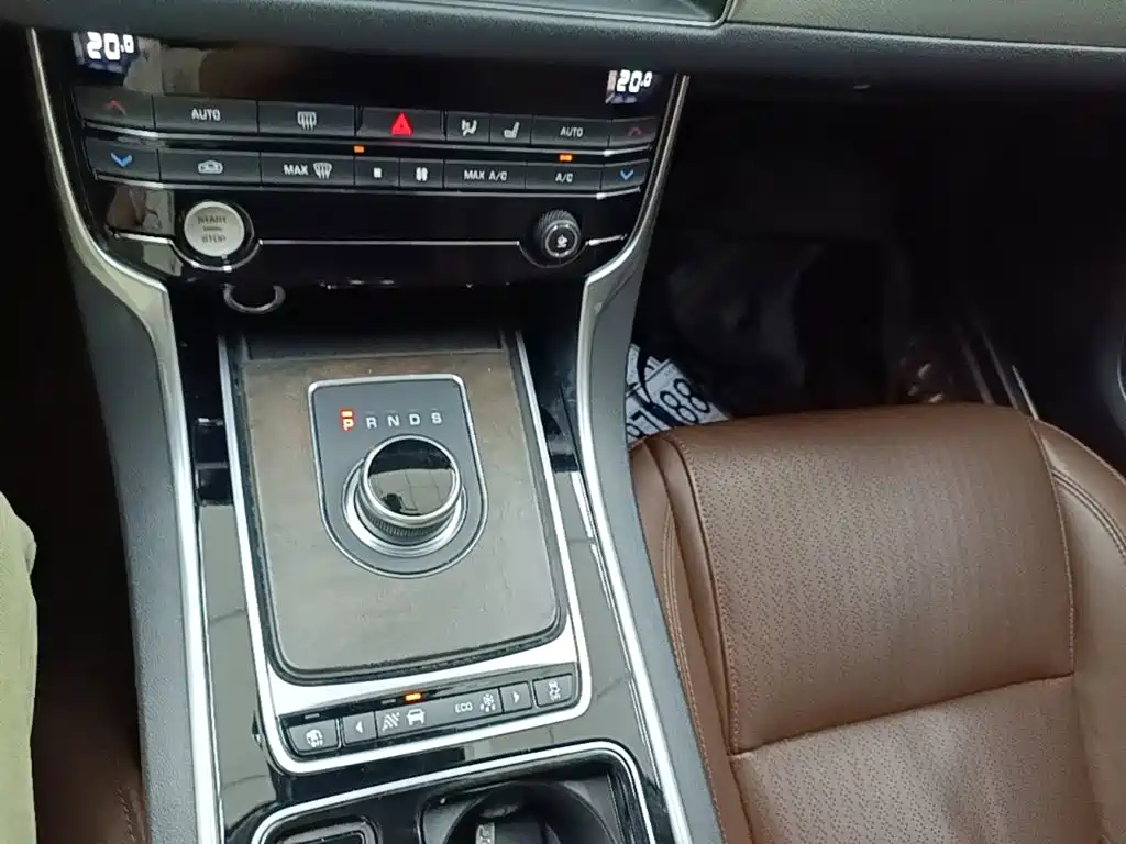 Jaguar XFL 2020 XFL 2.0T P250 four-wheel drive exclusive edition купить на сайте DeffCars