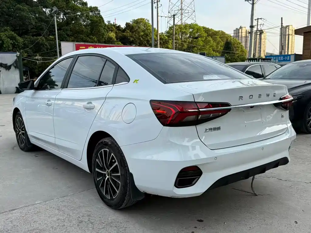 Roewe i5 2021 1.5L CVT Platinum Edition купить на сайте DeffCars