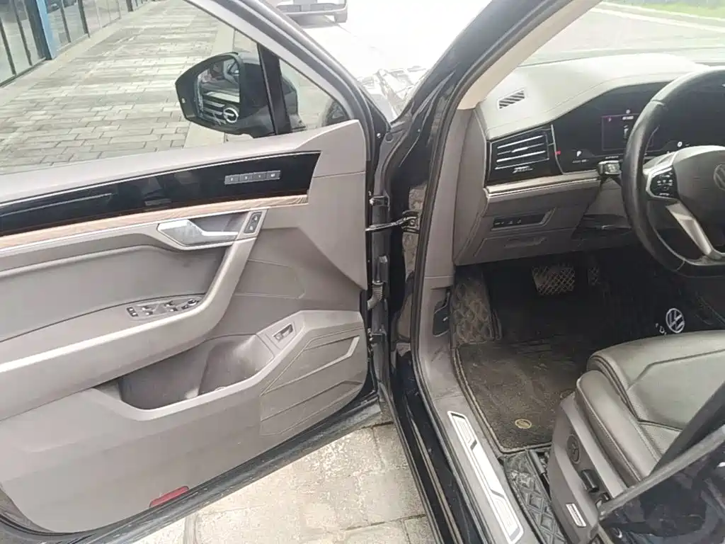 Touareg 2021 3.0TSI Ruixiang Edition Classic Sports Package купить на сайте DeffCars
