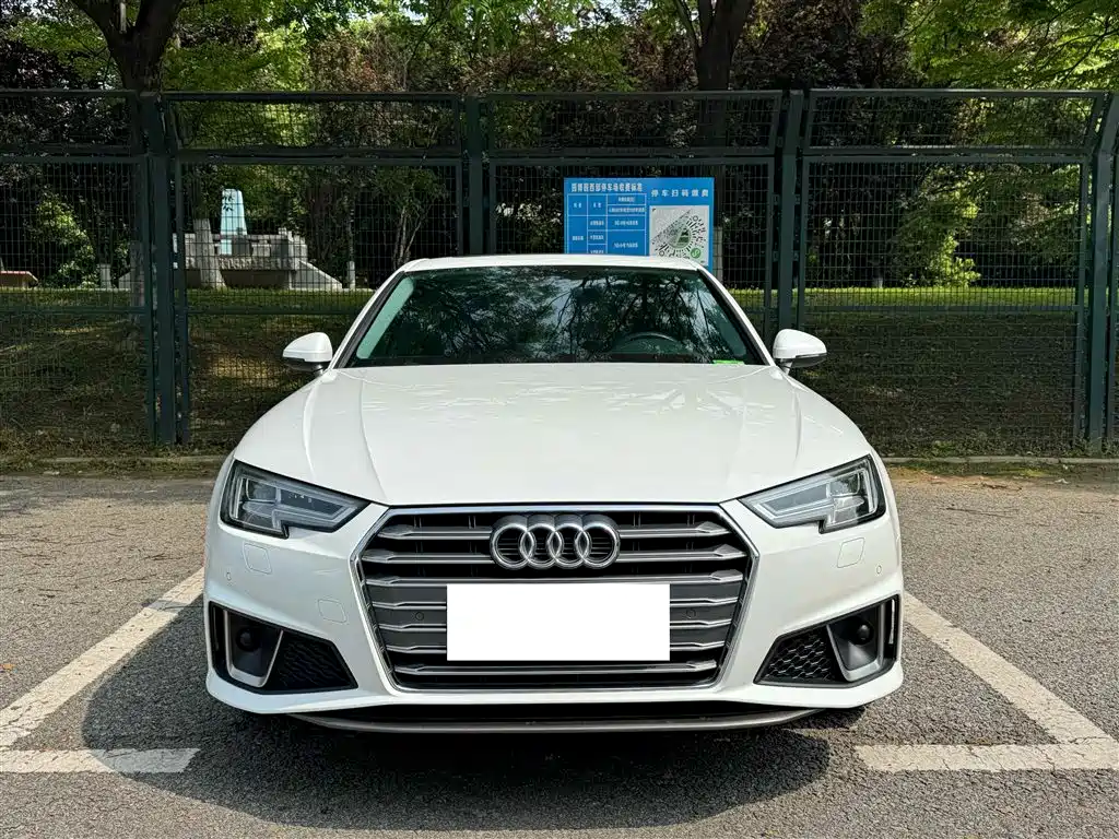 Audi A4L 2018 30th Anniversary Model 40 TFSI Fashion Model купить на сайте DeffCars