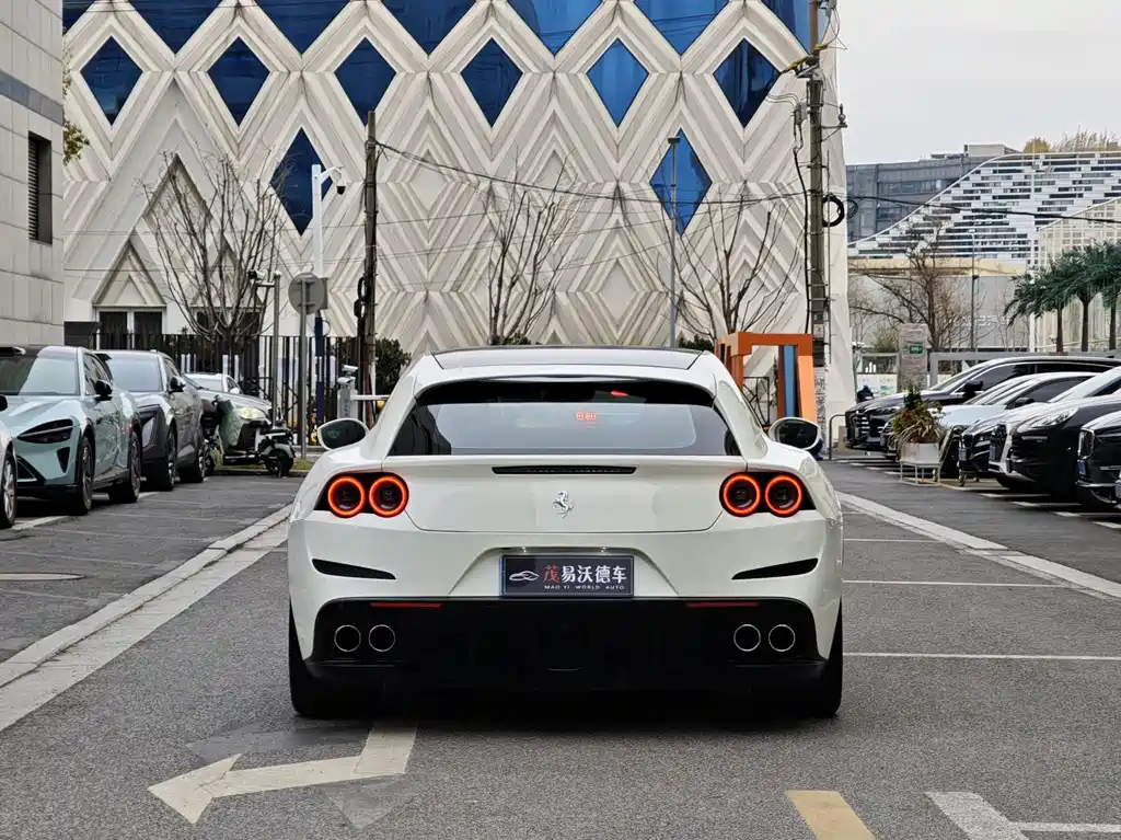 GTC4Lusso 2017 3.9T V8 купить на сайте DeffCars