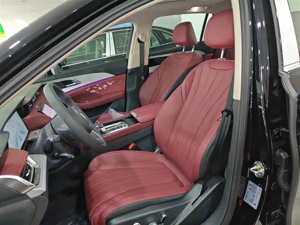 Hongqi H5 PHEV 2025 170 super hybrid version купить на сайте DeffCars