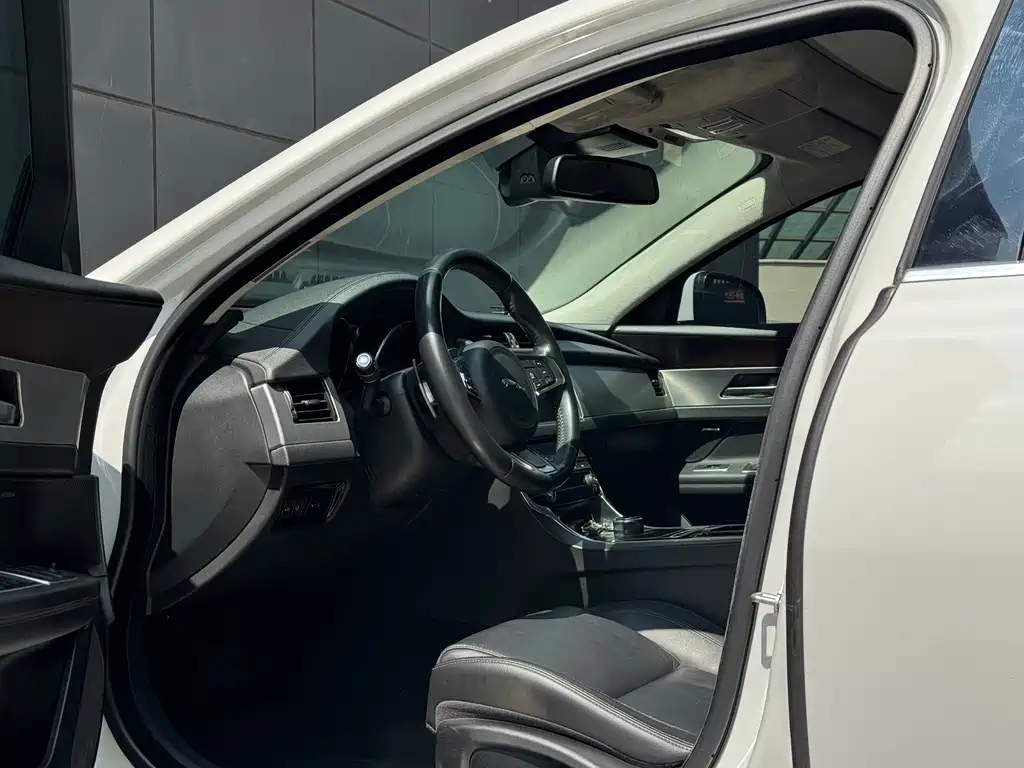 Jaguar XFL 2018 XFL 2.0T 200PS Elite Edition купить на сайте DeffCars
