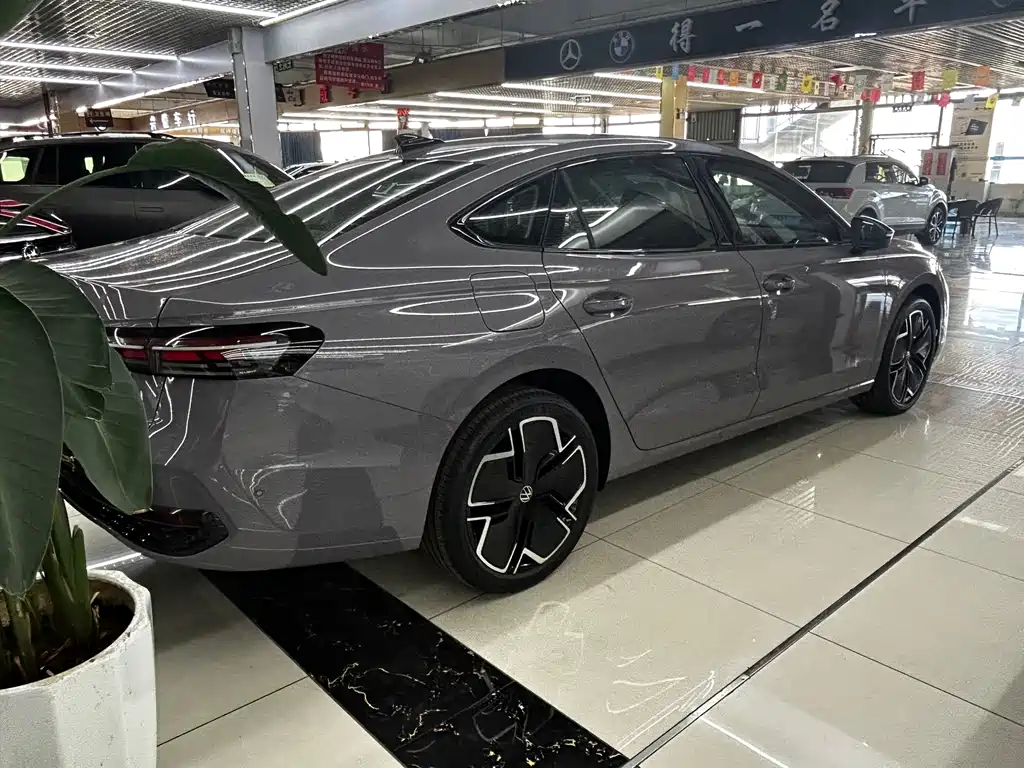 Passat 2025 Pro 380TSI Star Dragon Edition купить на сайте DeffCars