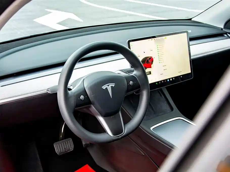 Model Y 2024 rear-wheel drive version купить на сайте DeffCars