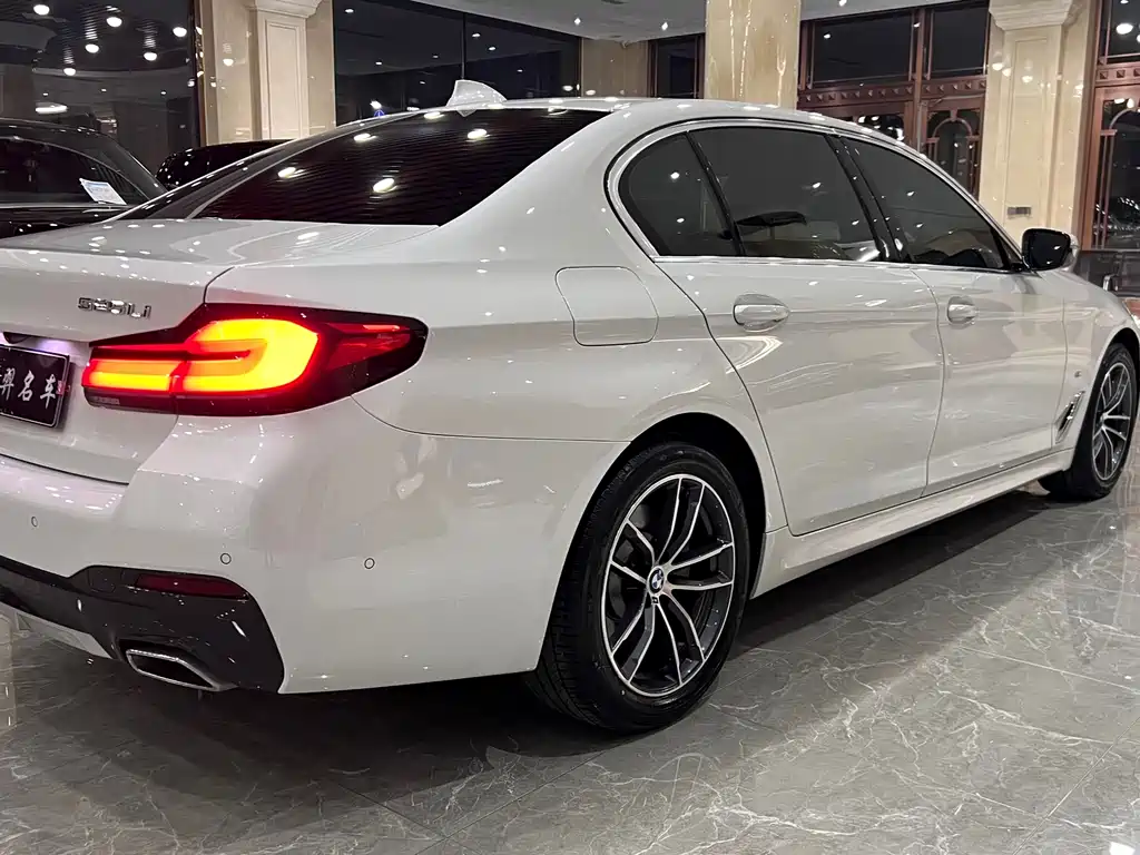 BMW 5 Series 2021 525Li Luxury Package купить на сайте DeffCars