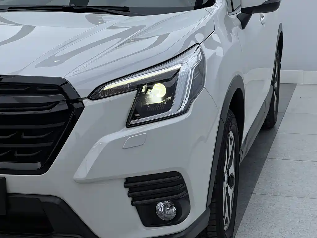 Forester 2022 2.0i AWD Deluxe Edition купить на сайте DeffCars