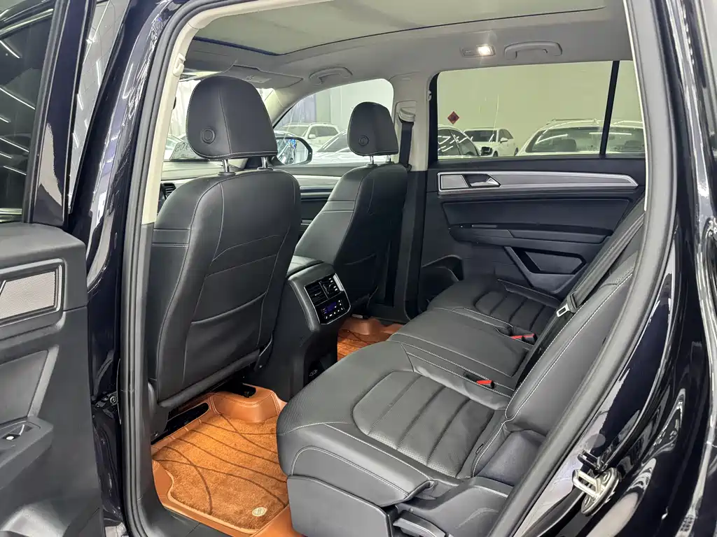 Touron 2020 330TSI 2WD Deluxe Edition National VI купить на сайте DeffCars